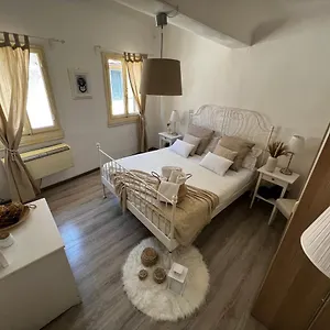 La Piccola Maison Apartment
