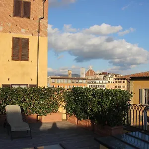 Lanfredini Apartment